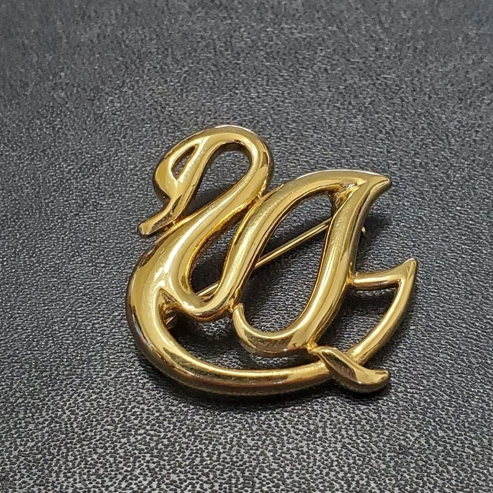 Crown Trifari Gold Tone Swan Brooch